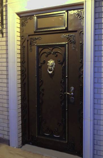 vhodnaya dver iz massiva dlya zagorodnogo doma display